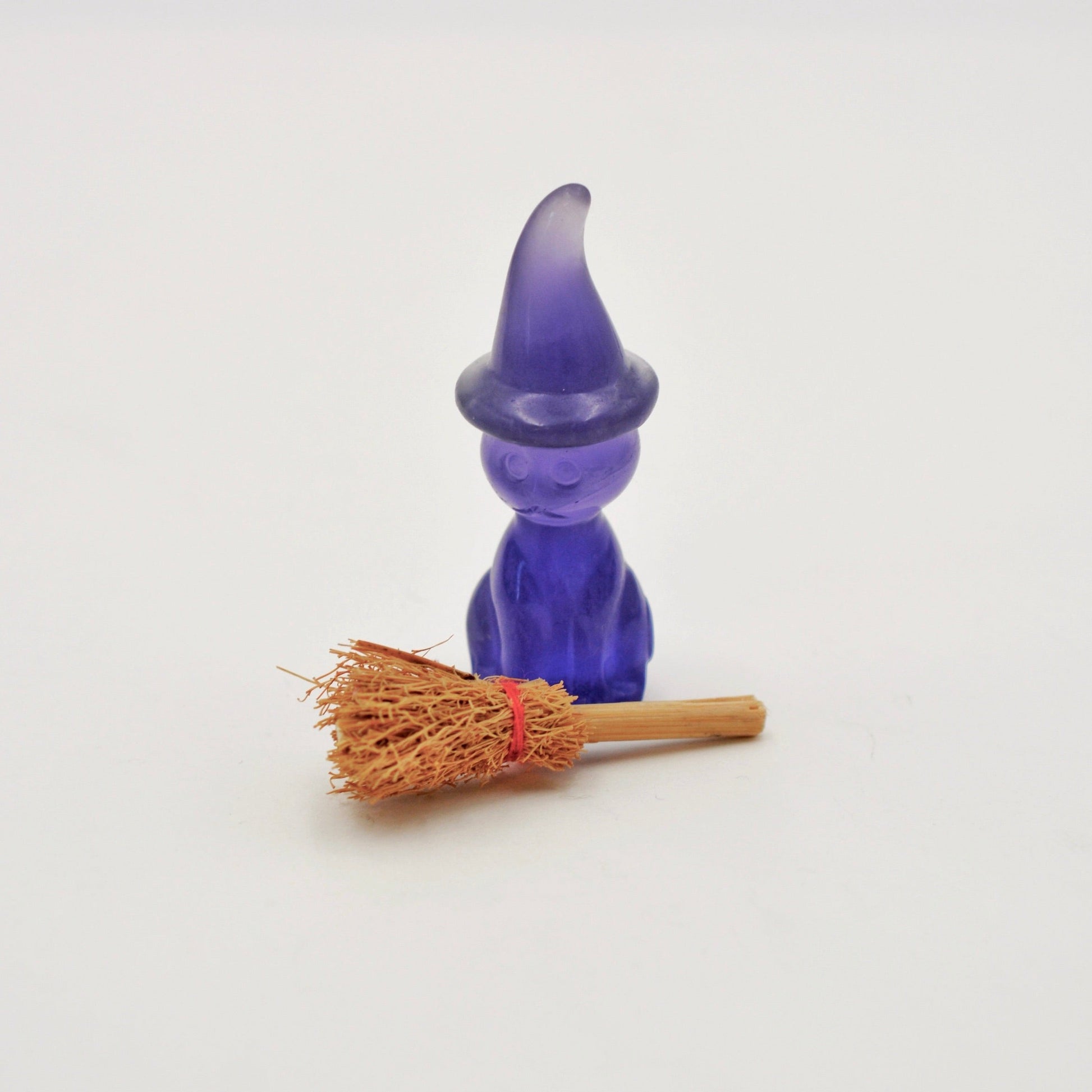 Mini Cat with Hat Crystal