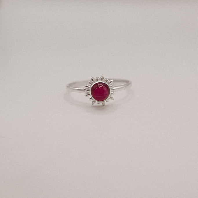 Sunspell Ring – Garnet Radiance in Silver