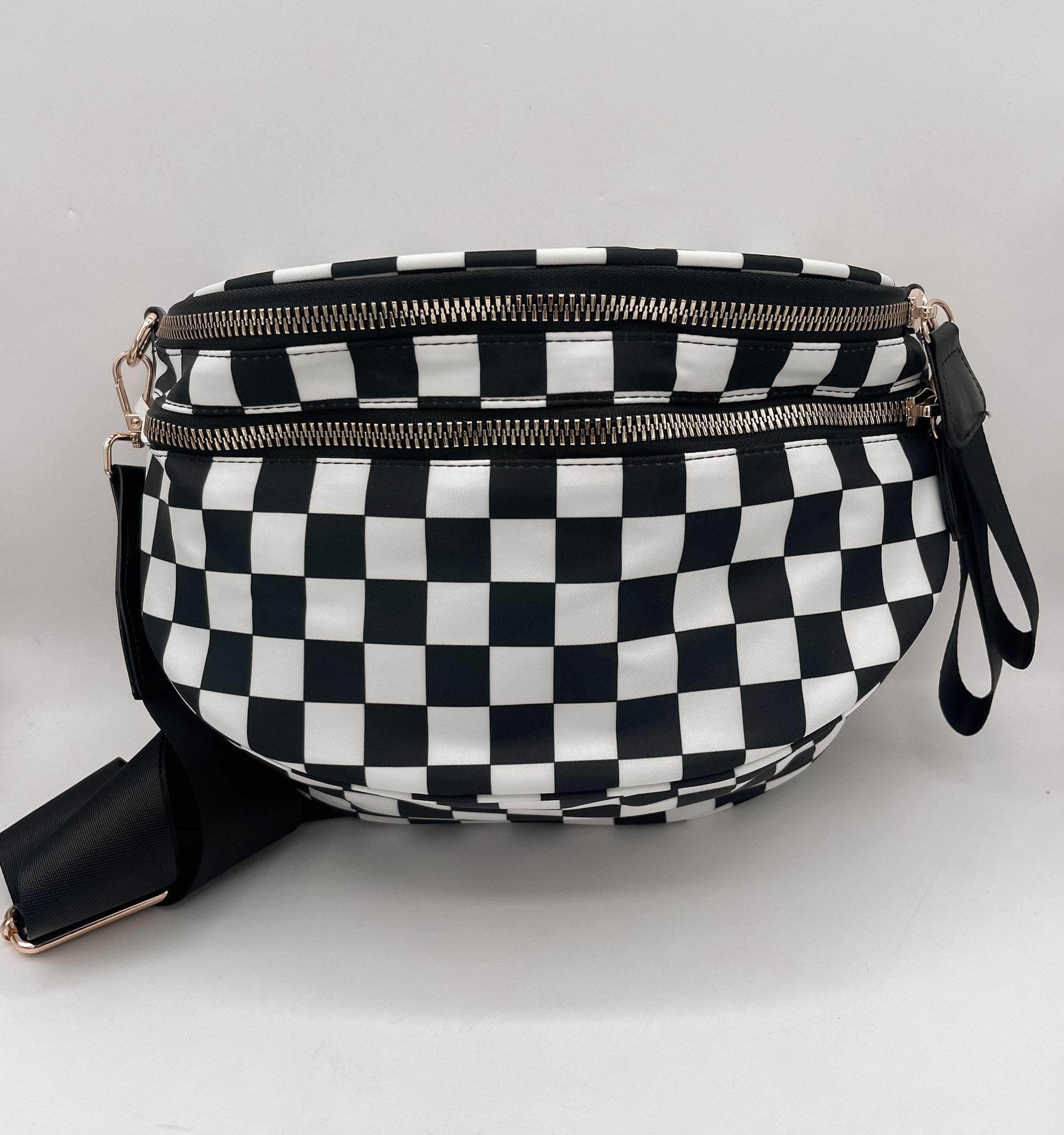 The Familiar – Checkered Crossbody Handbag