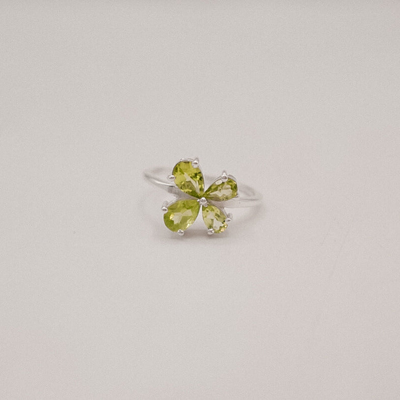 Meadowlight Ring – Peridot Petals in Bloom