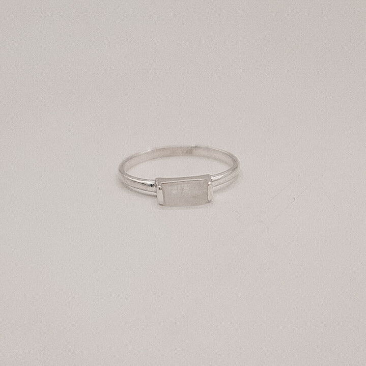 Moonlit Path Ring – Rainbow Moonstone in Silver