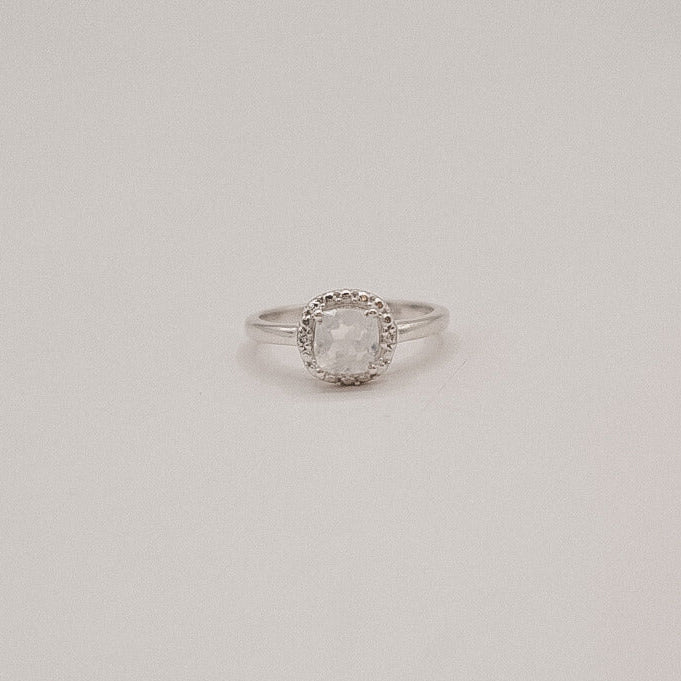 Moon Halo Ring – Rainbow Moonstone in Silver Light